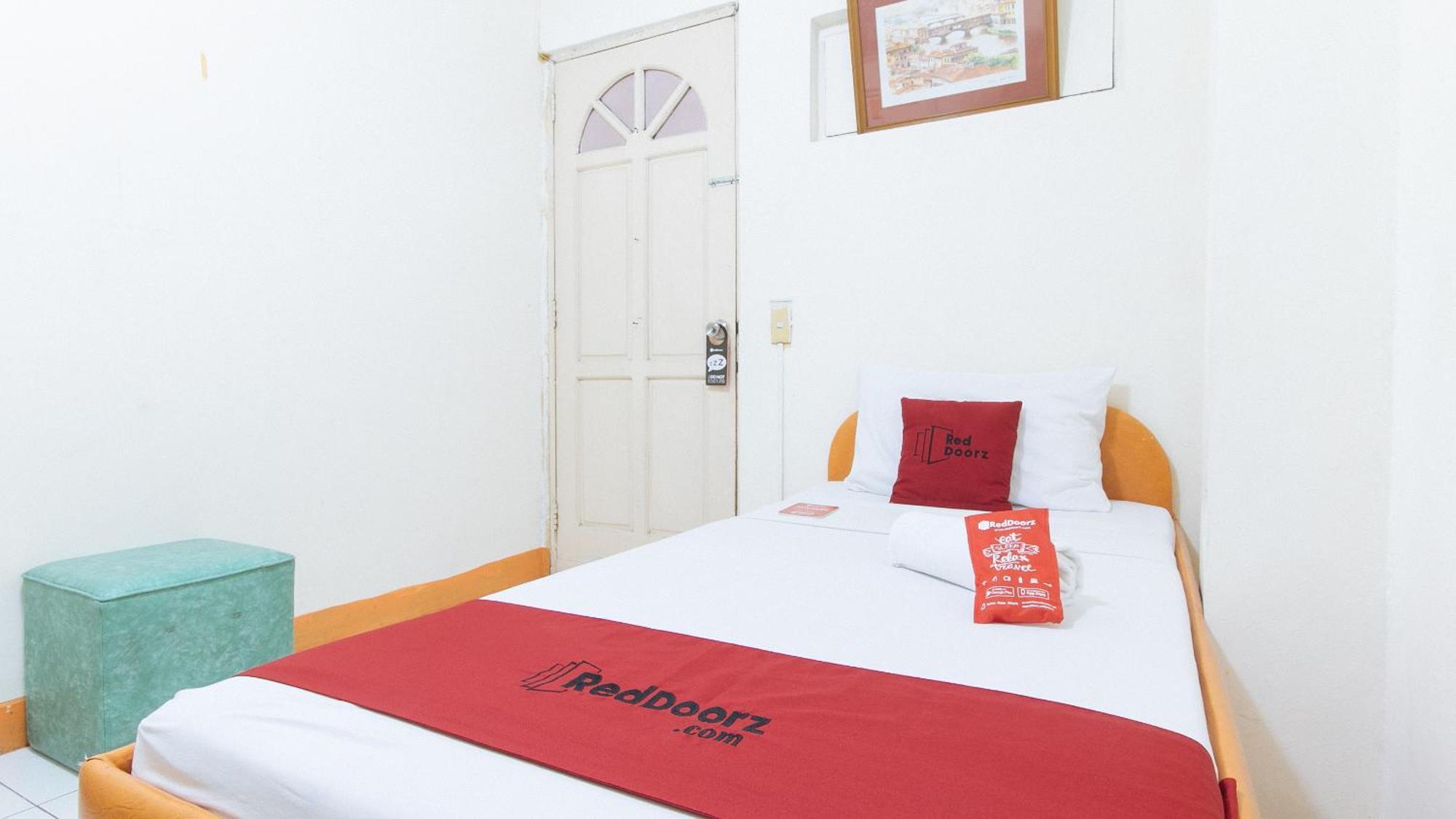 Reddoorz Near East Avenue Medical Center Hotel Кесон Сити Екстериор снимка