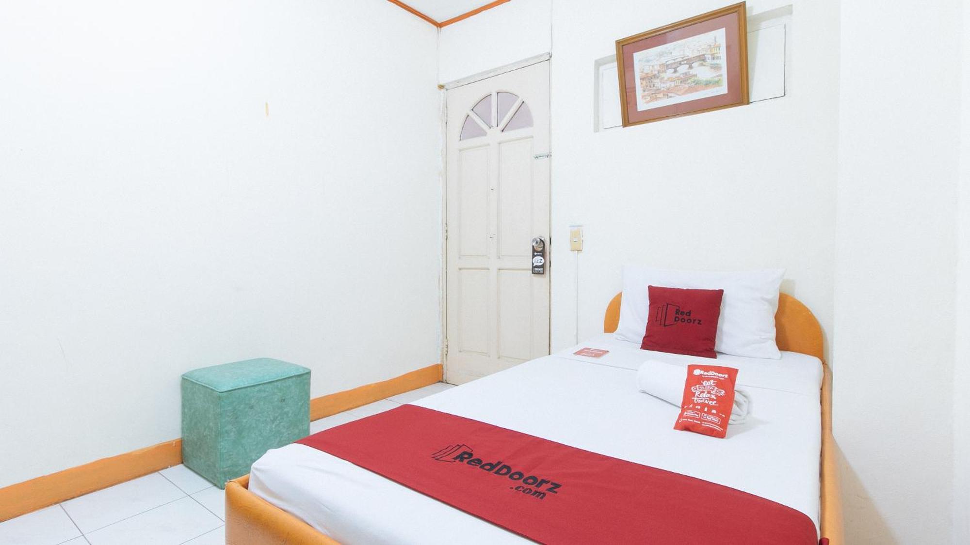 Reddoorz Near East Avenue Medical Center Hotel Кесон Сити Екстериор снимка