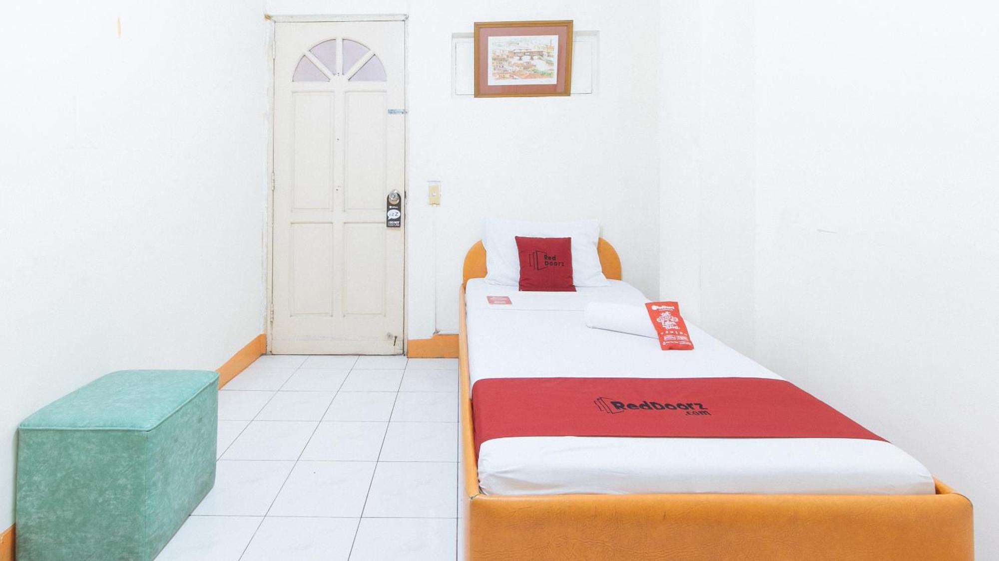 Reddoorz Near East Avenue Medical Center Hotel Кесон Сити Екстериор снимка